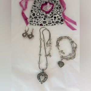 🌸Brighton pre-owned Silver Heart Necklace Set. Pouch included.